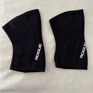 XS Rogue Black Knee Sleeves (3mm thickness).